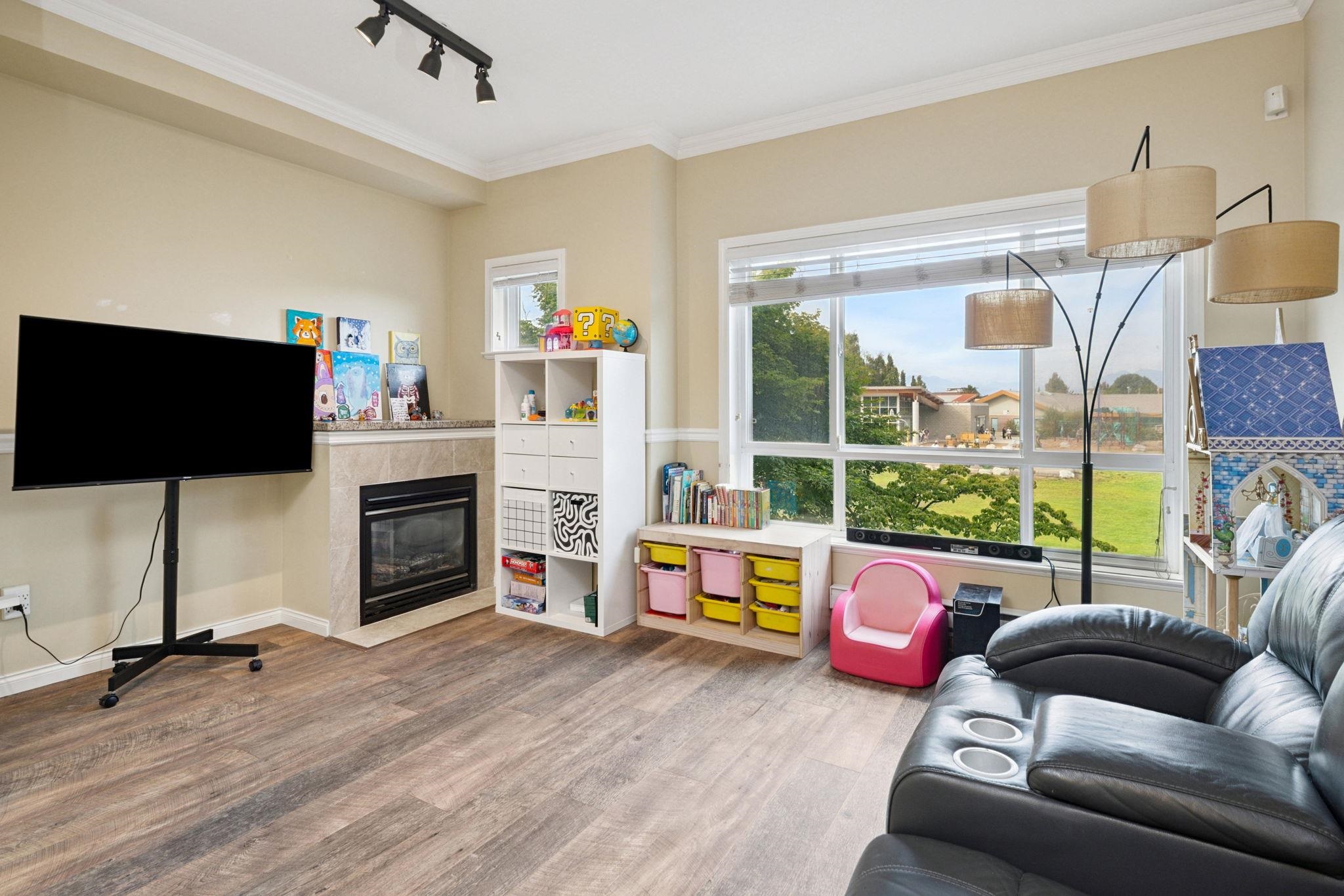 9451 Granville Avenue 16