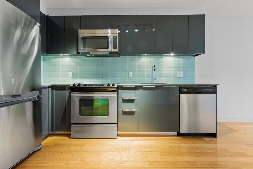 listing image 1107531407612676413