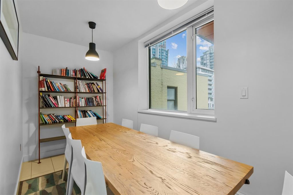 listing image 1108703311779408740