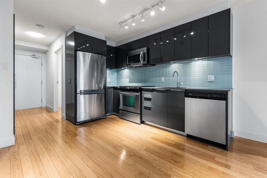 listing image 1106969571654723722