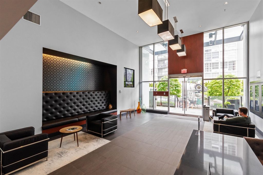 listing image 1109599524594062941