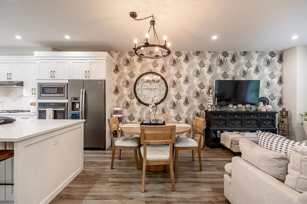 listing image 1104522466559704559