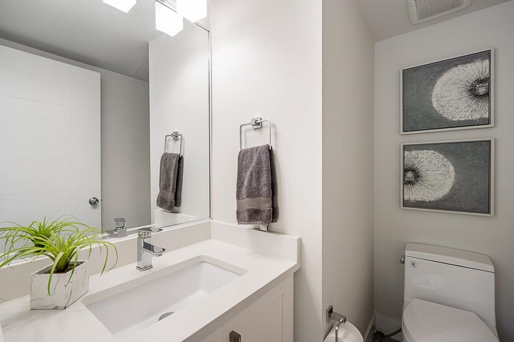 listing image 1102351830727385782