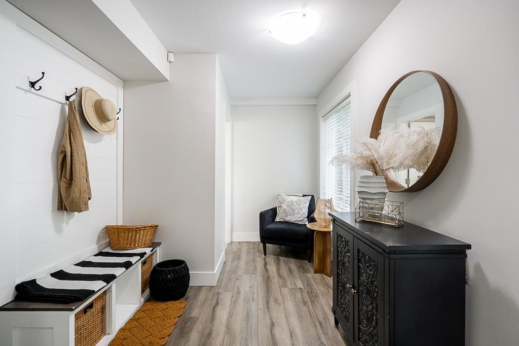 listing image 1102097632276155521