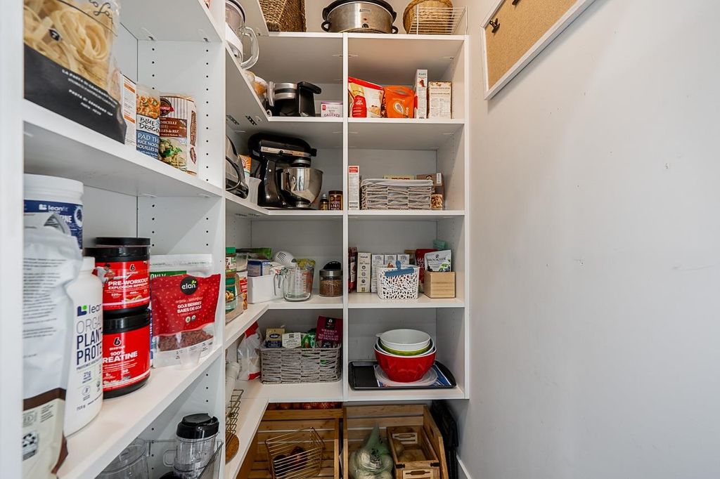 listing image 1103860573010906585