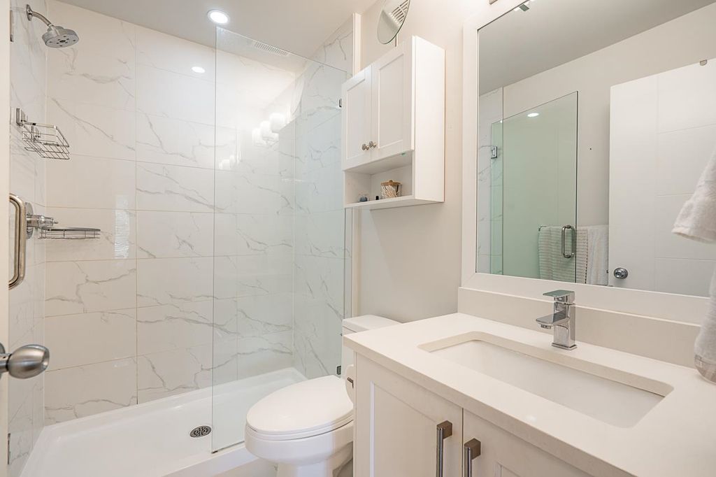 listing image 1108889136793850878