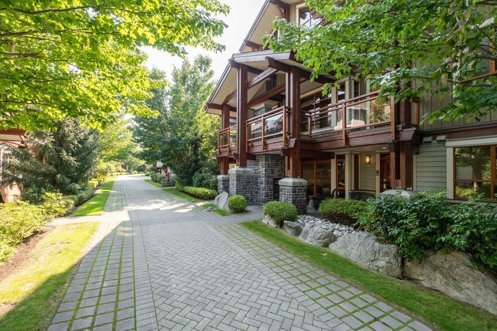 listing image 1102879892193564672