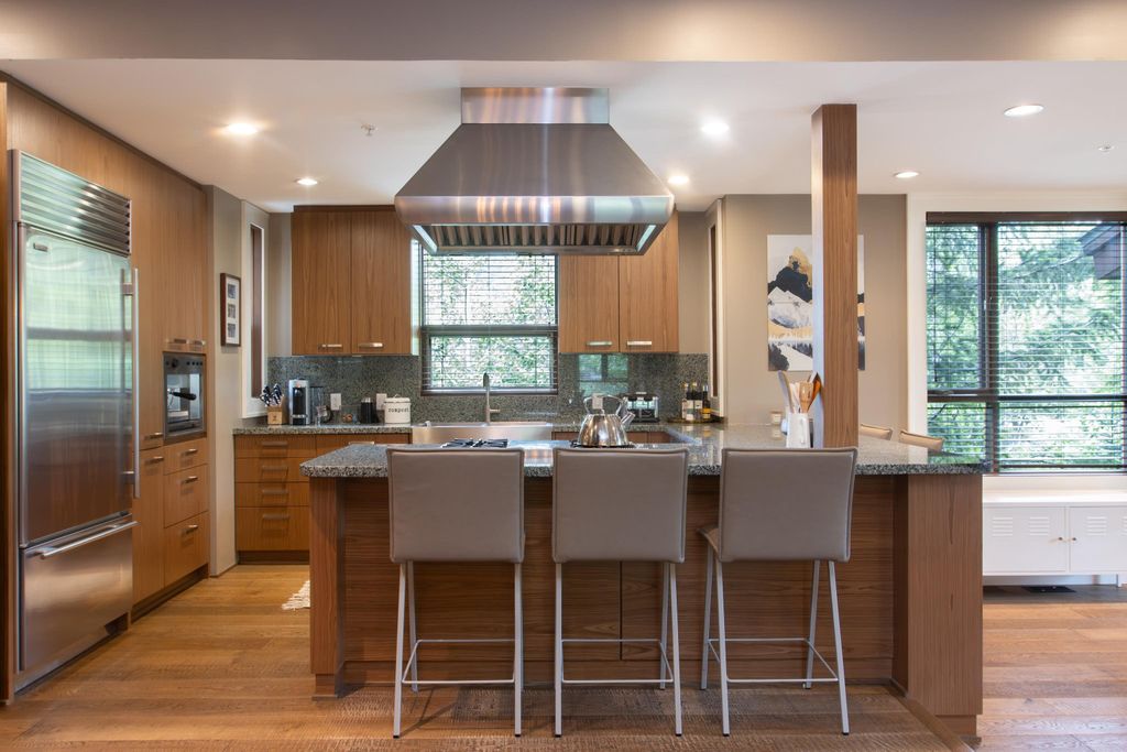 listing image 1102334123090689474