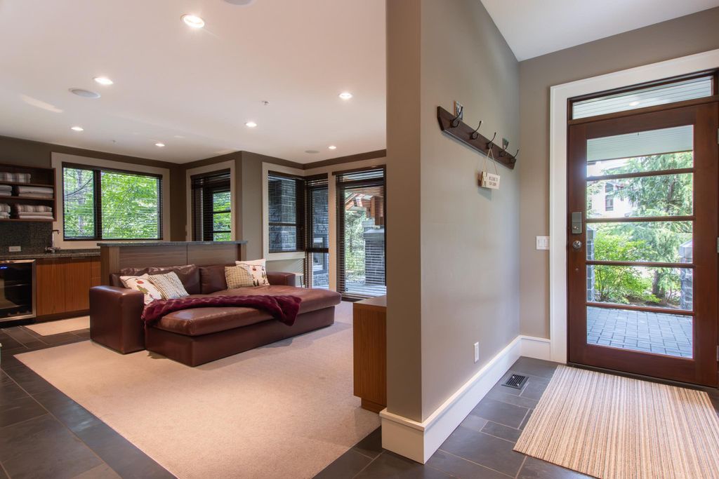 listing image 1105494491840021624