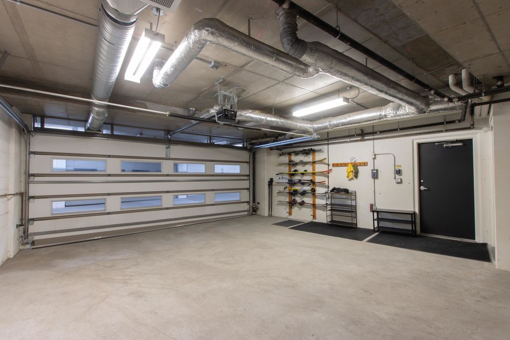 listing image 1103495701671924330