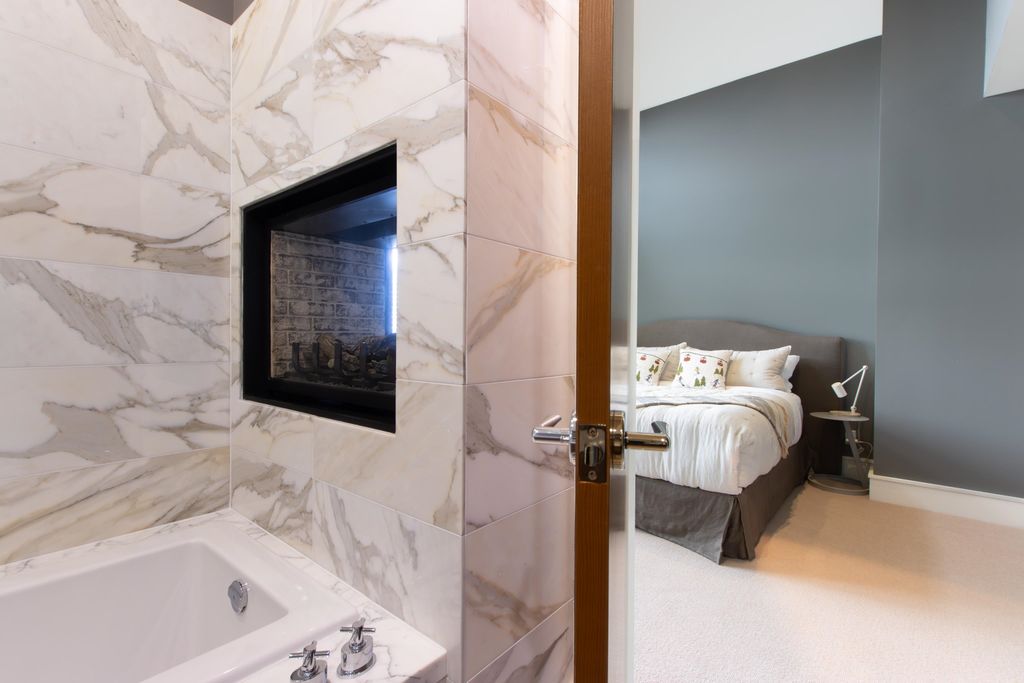 listing image 1105348508925214221