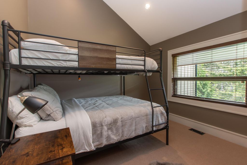 listing image 1107057714227787890