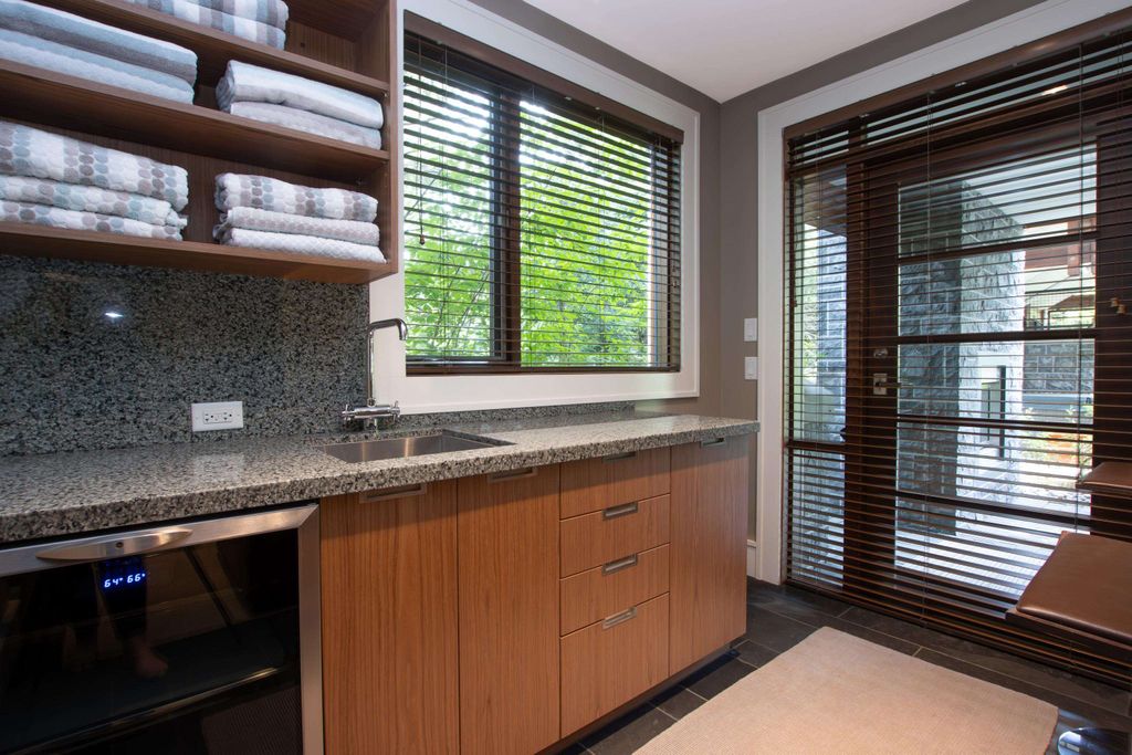 listing image 1109143338857960014