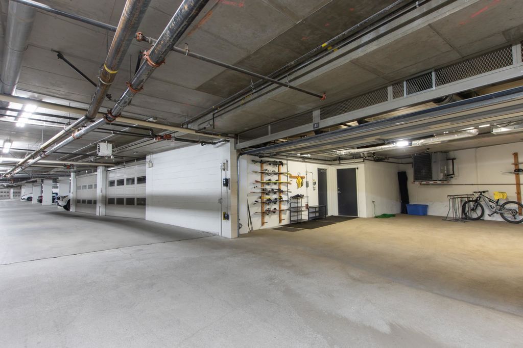 listing image 1105409089567137883