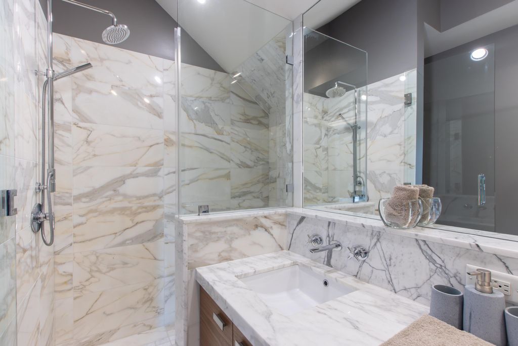 listing image 1109864853170257901