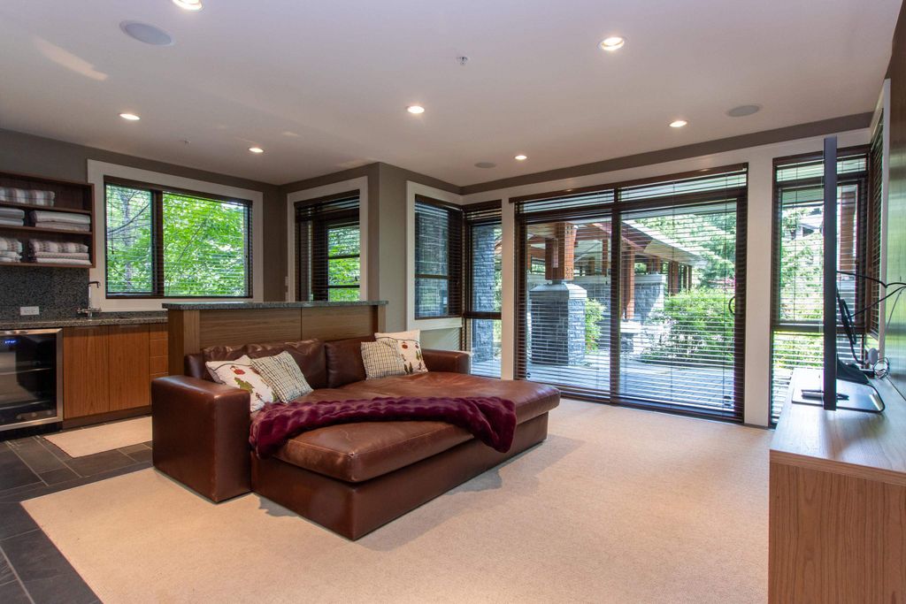 listing image 1108763175338380105