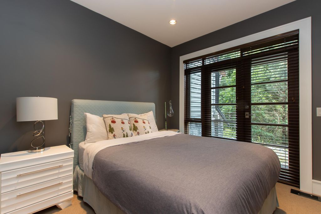 listing image 1103178343253532933