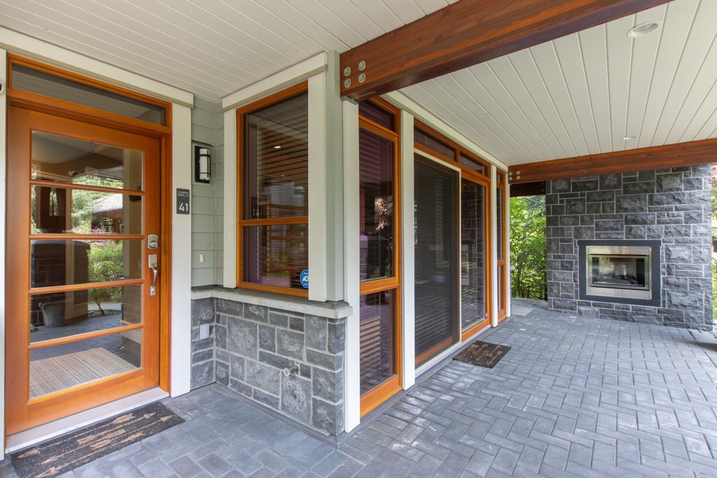 listing image 1106313144467176097