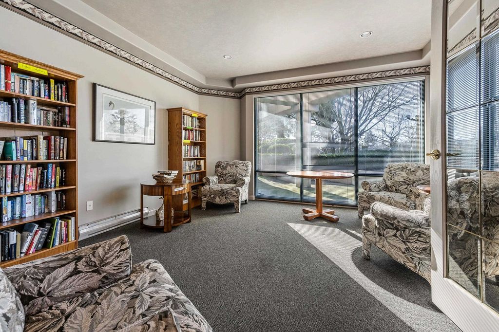 listing image 1104212831394441297