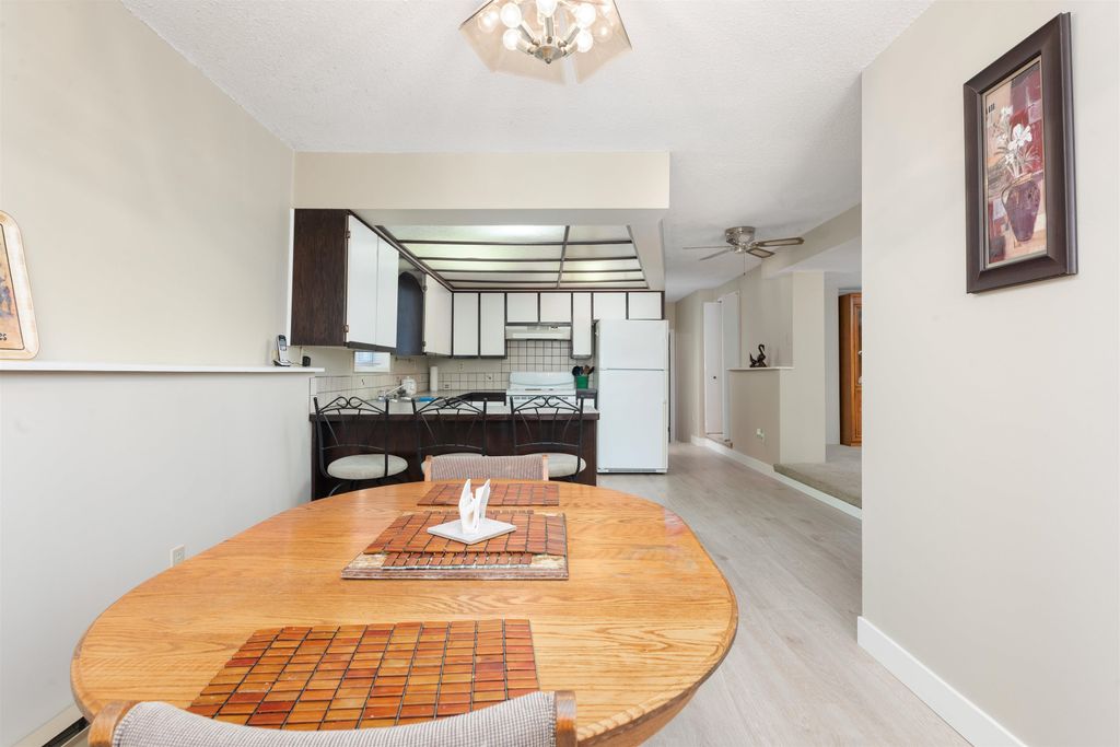 listing image 1103808007562027396
