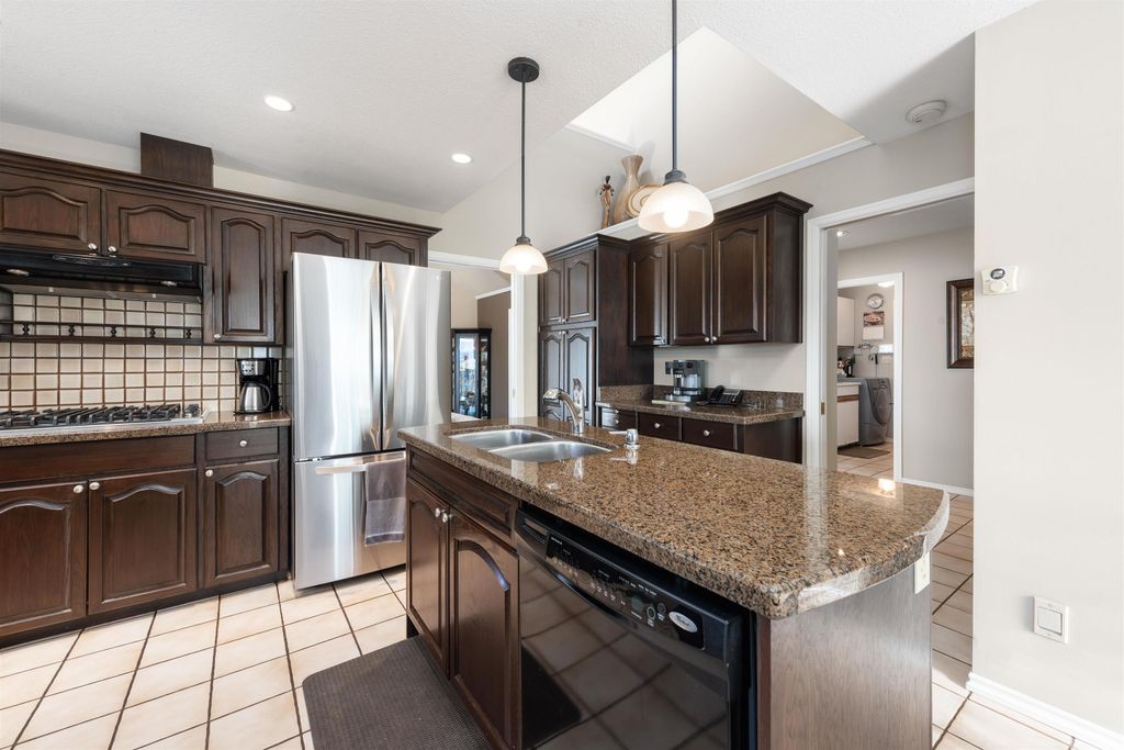 listing image 1106110633001908643