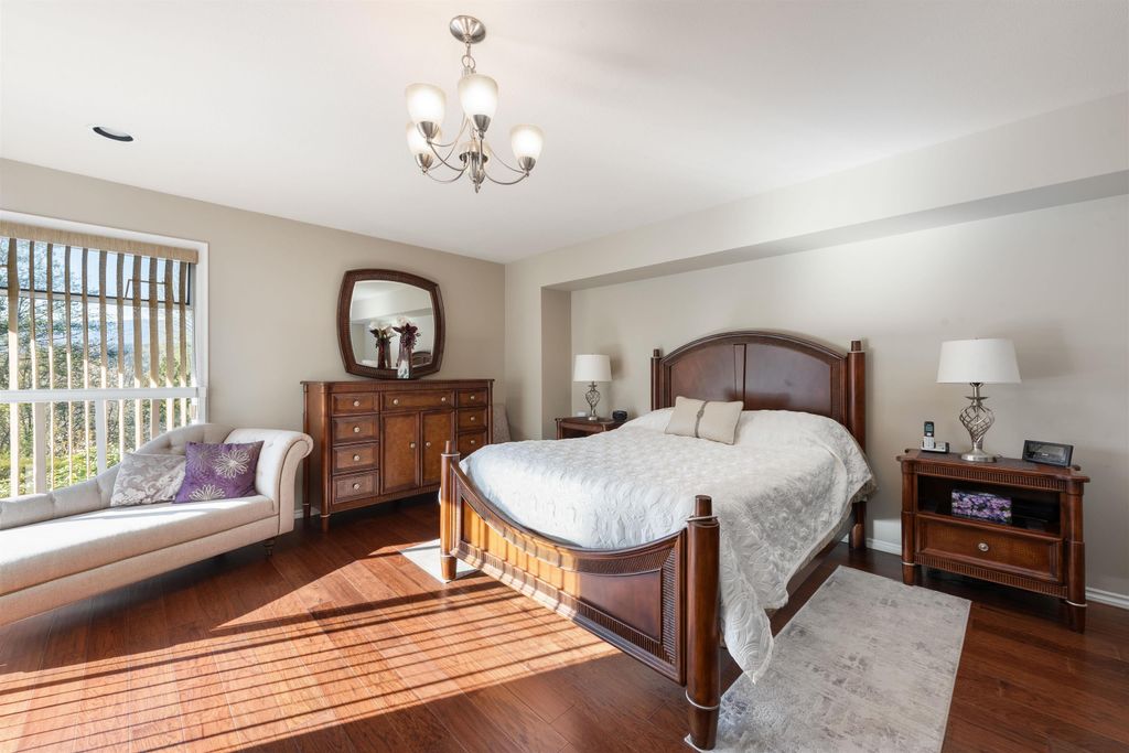 listing image 1107594436272235341