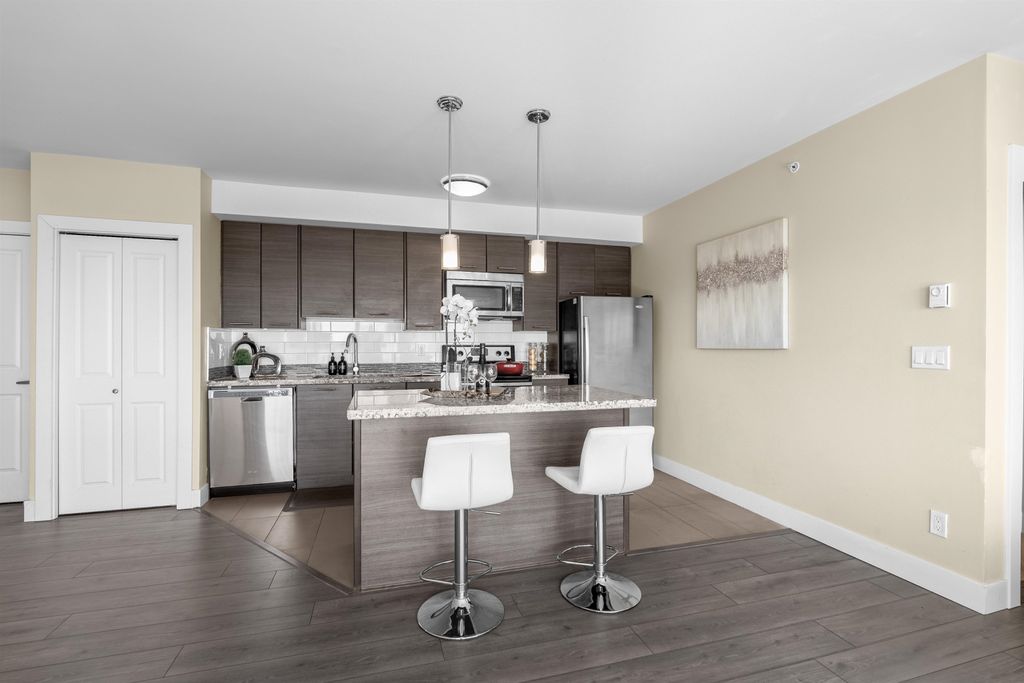 listing image 1100407774098876739