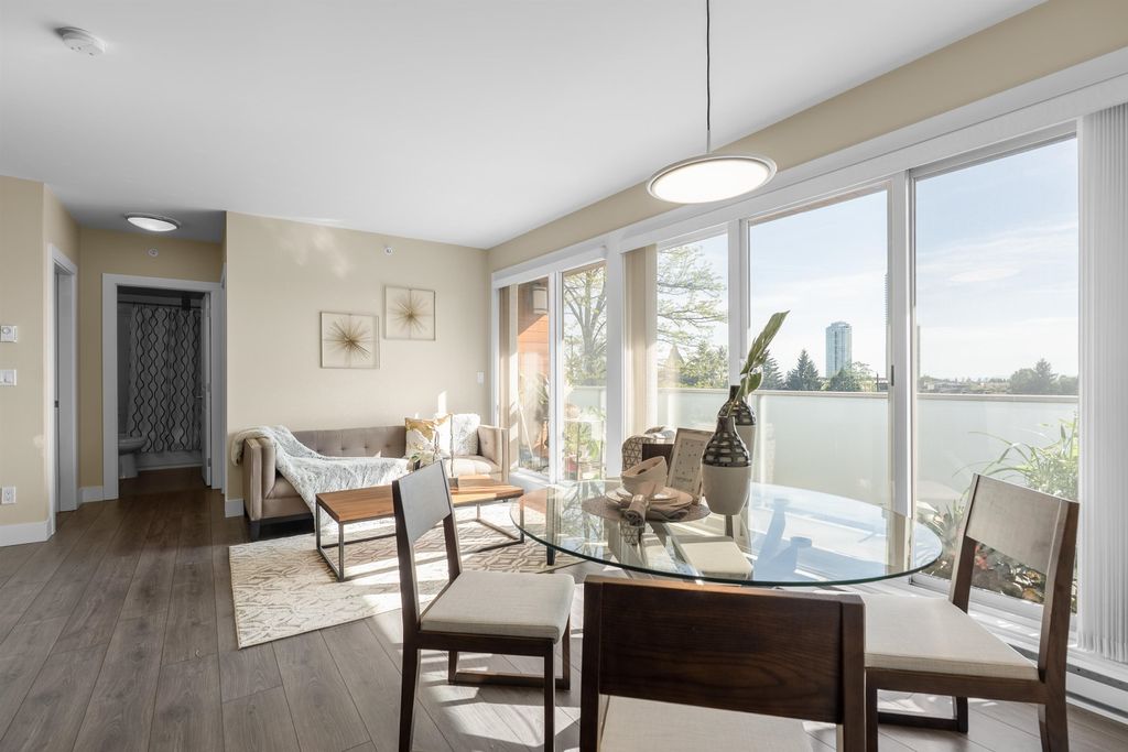 listing image 1106130453912457088