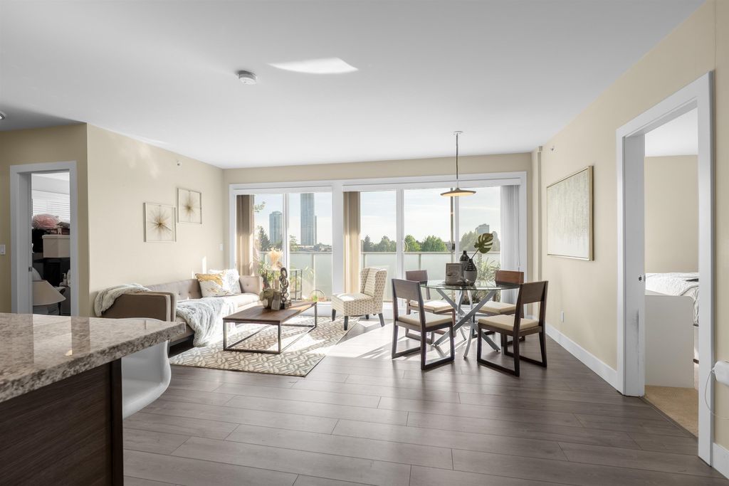 listing image 1105407806419773251
