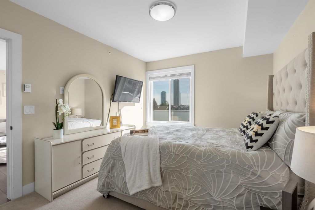 listing image 1108245585864609504
