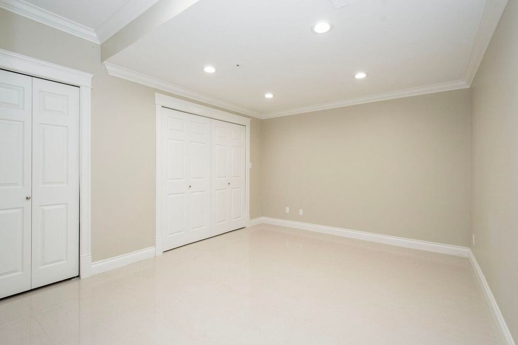 listing image 1101181391817502517