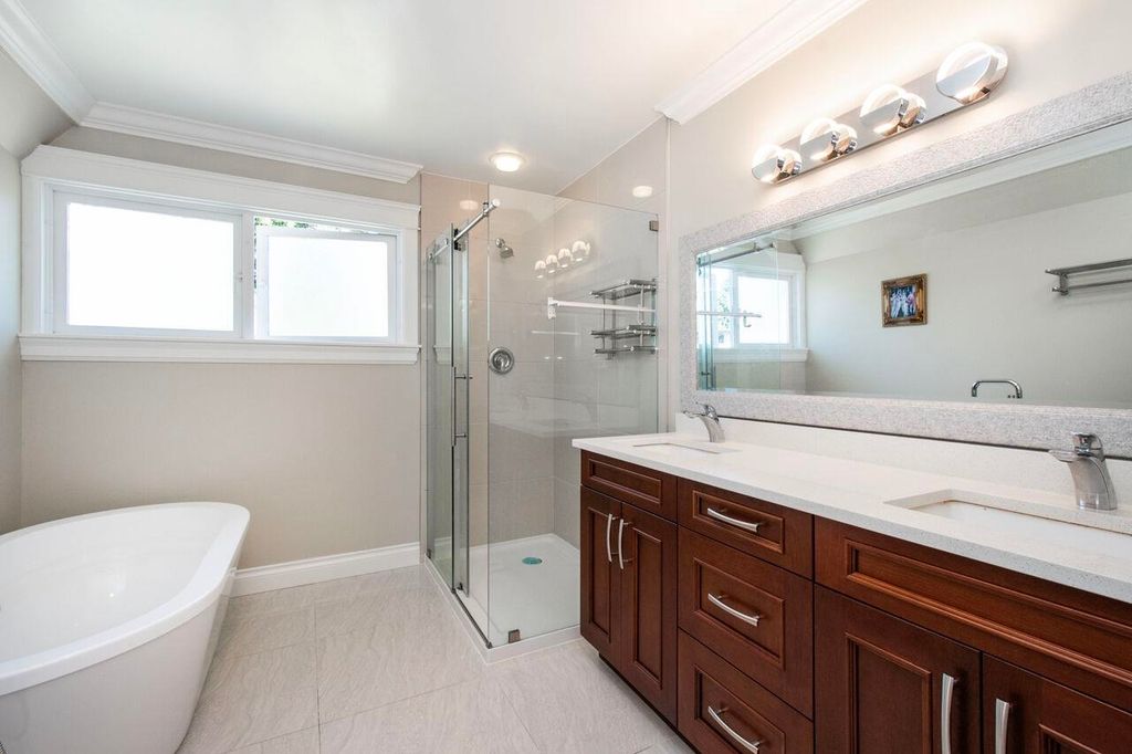 listing image 1104957027815940501