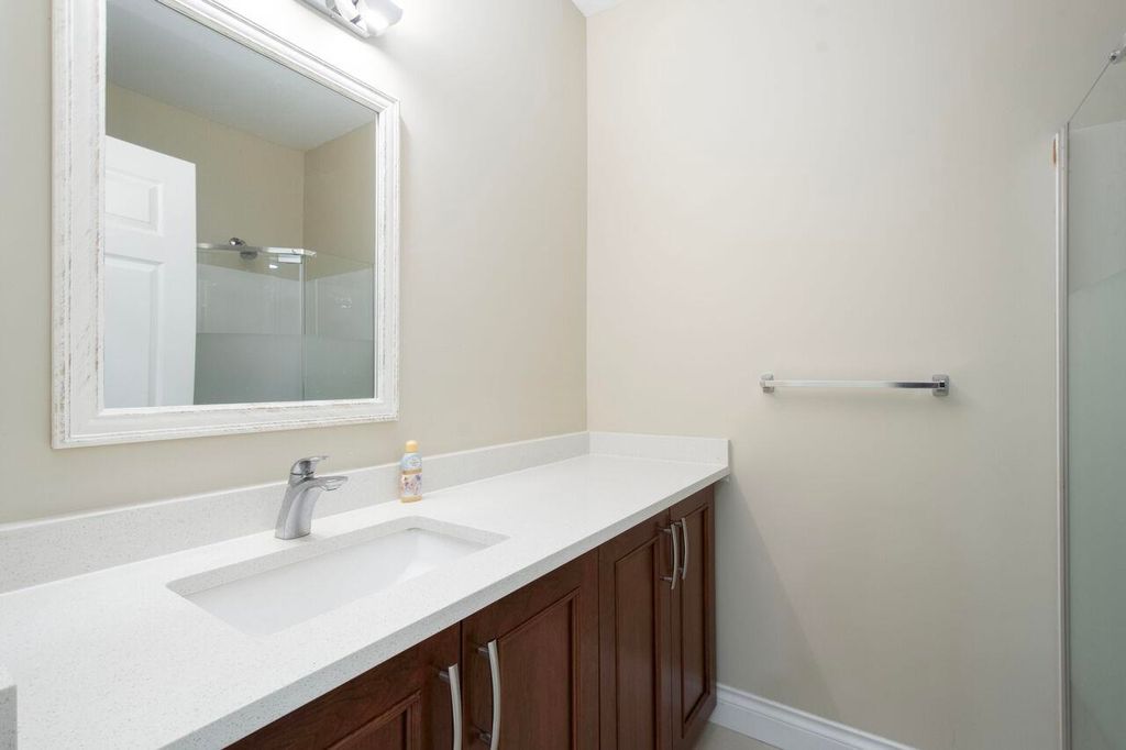 listing image 1103527252735105332