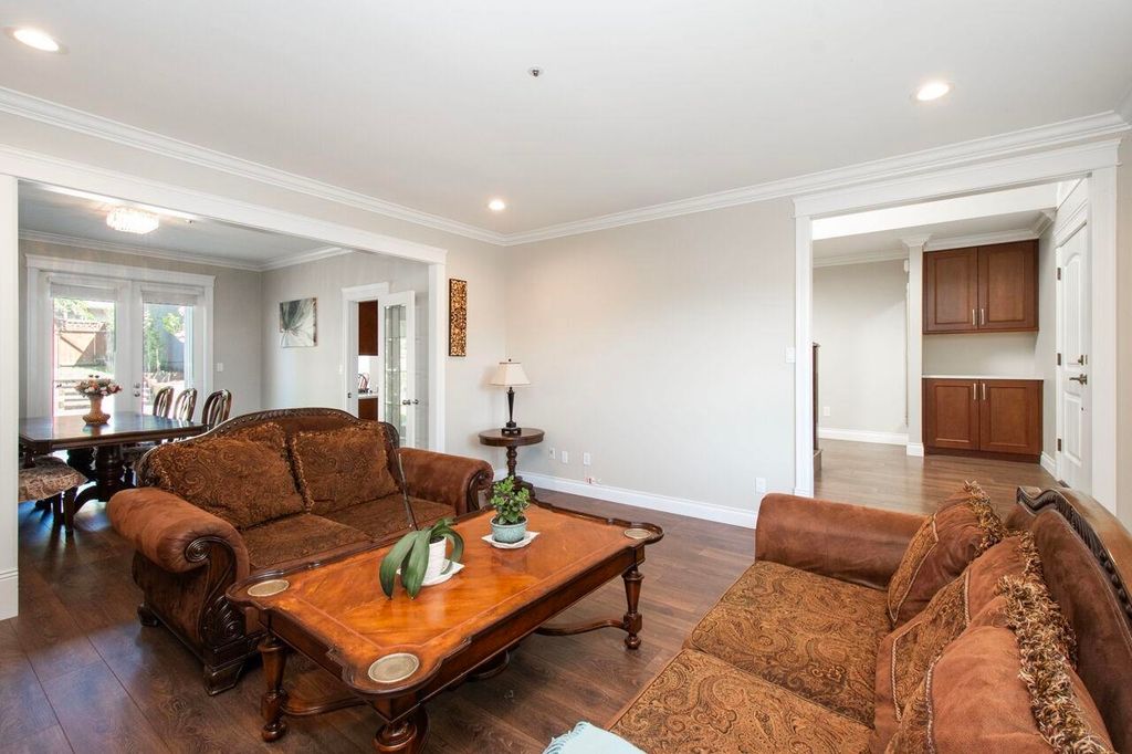 listing image 1106685100729106266