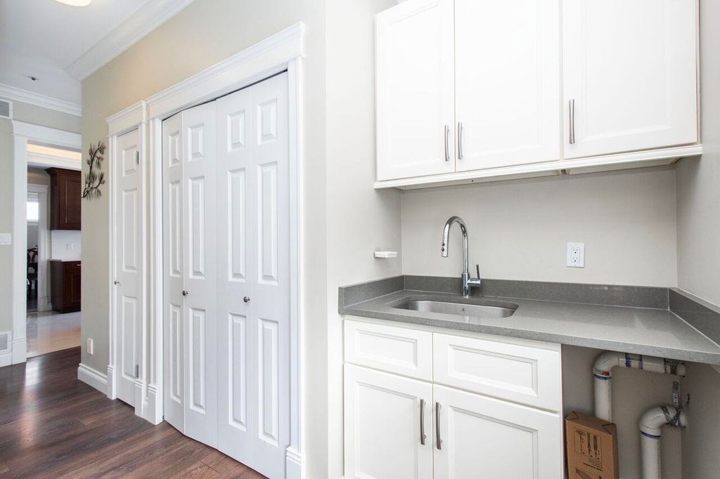 listing image 1102299640804041052