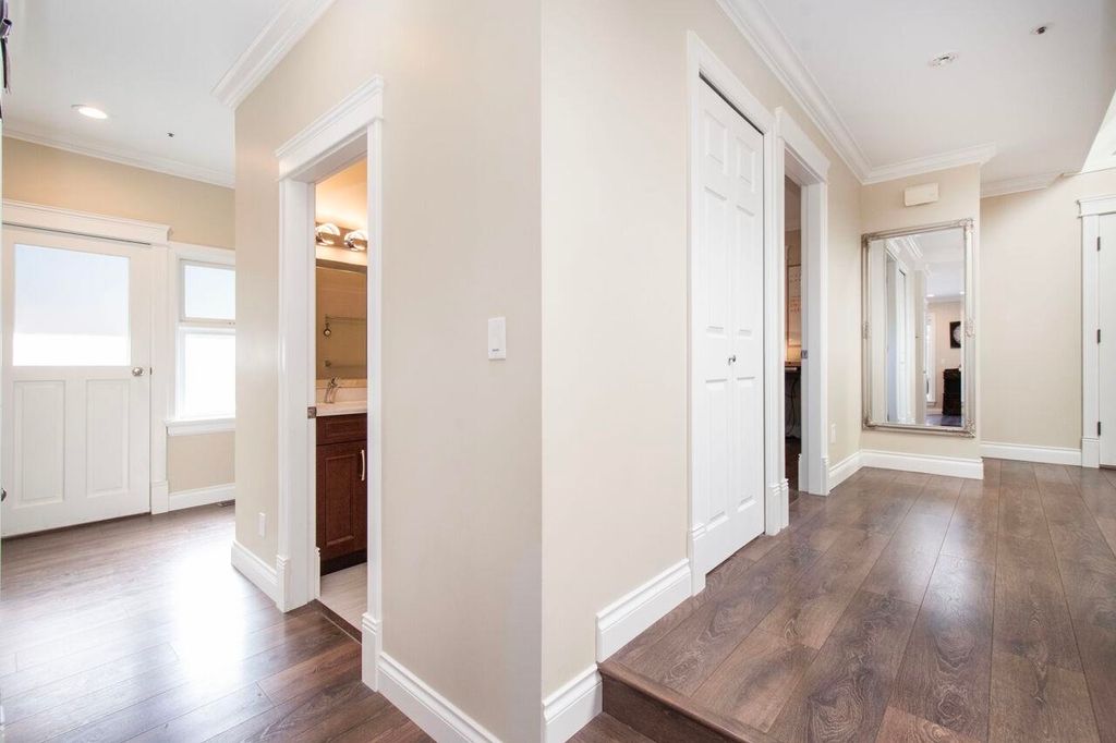 listing image 1101578435275982196