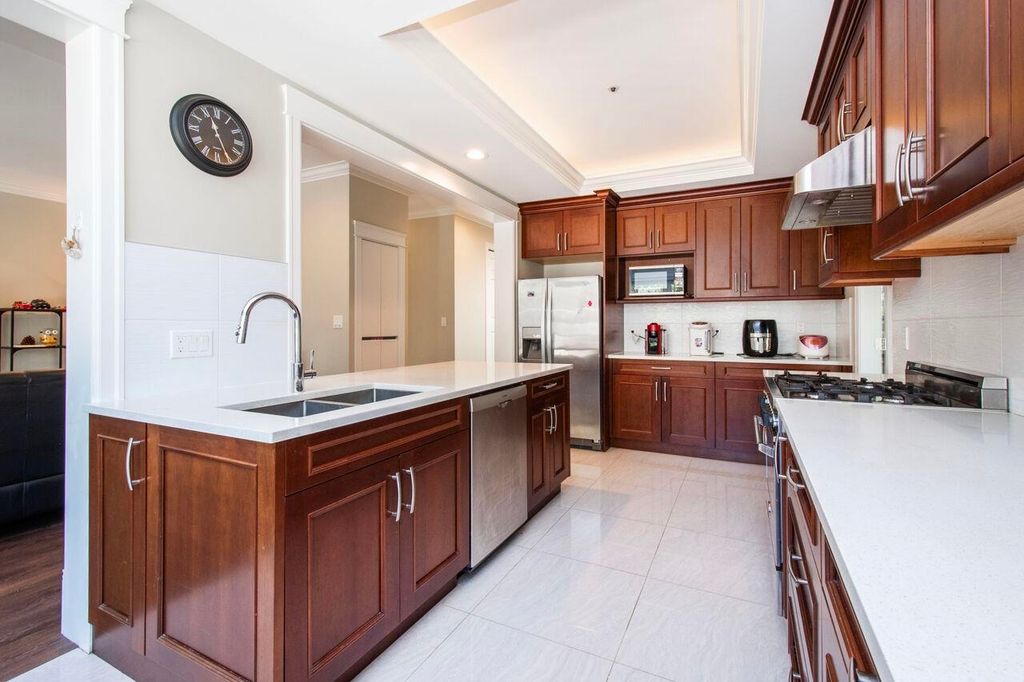 listing image 1107063785881982643