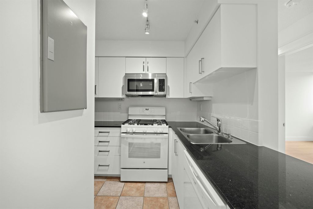 listing image 1102466494099122029