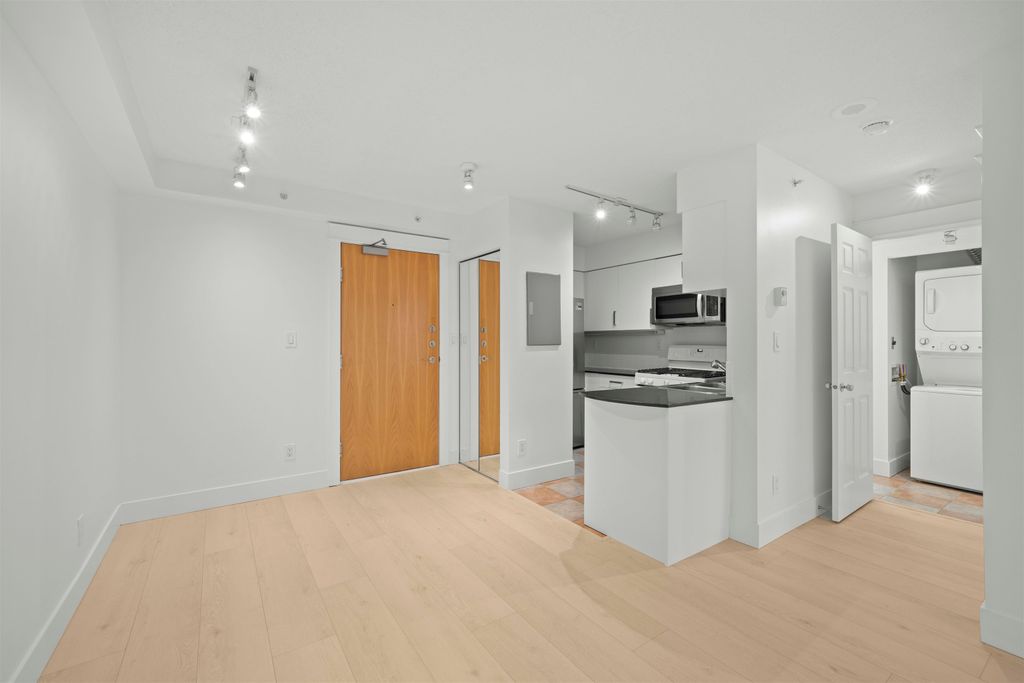 listing image 1107179759926245575