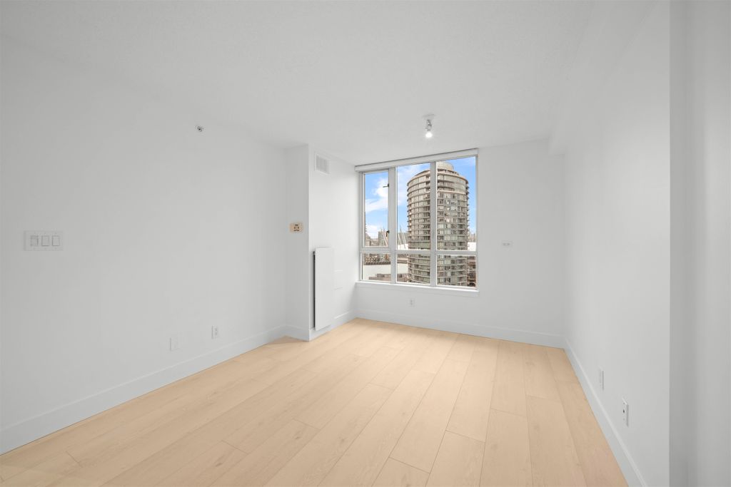 listing image 1108898592438184741