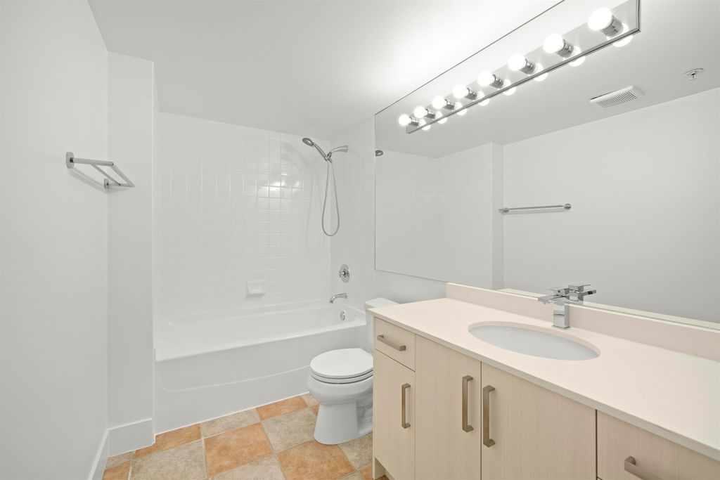 listing image 1106402309926791952