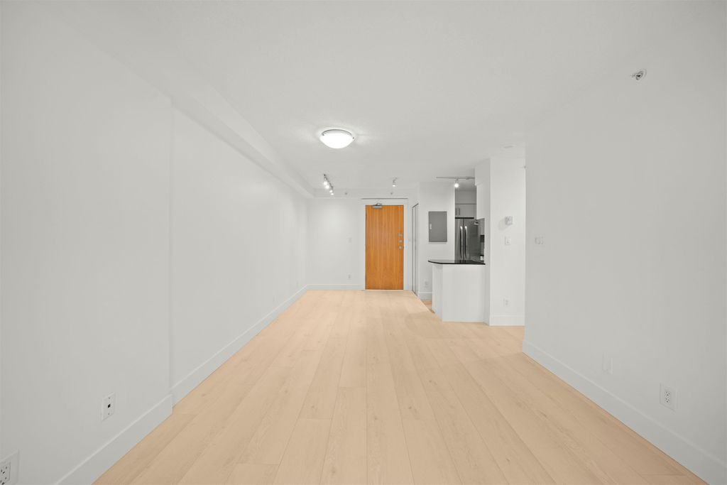 listing image 1100810173974085186
