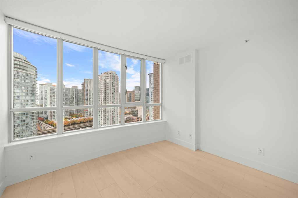 listing image 1106498063871297177