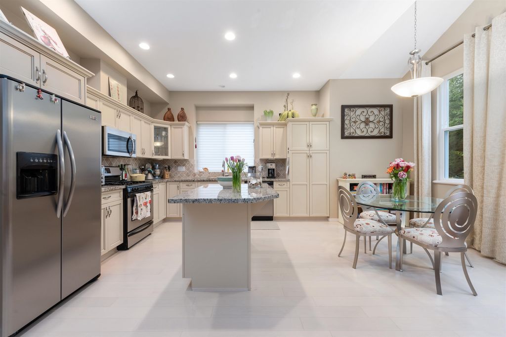 listing image 1103883758192894535