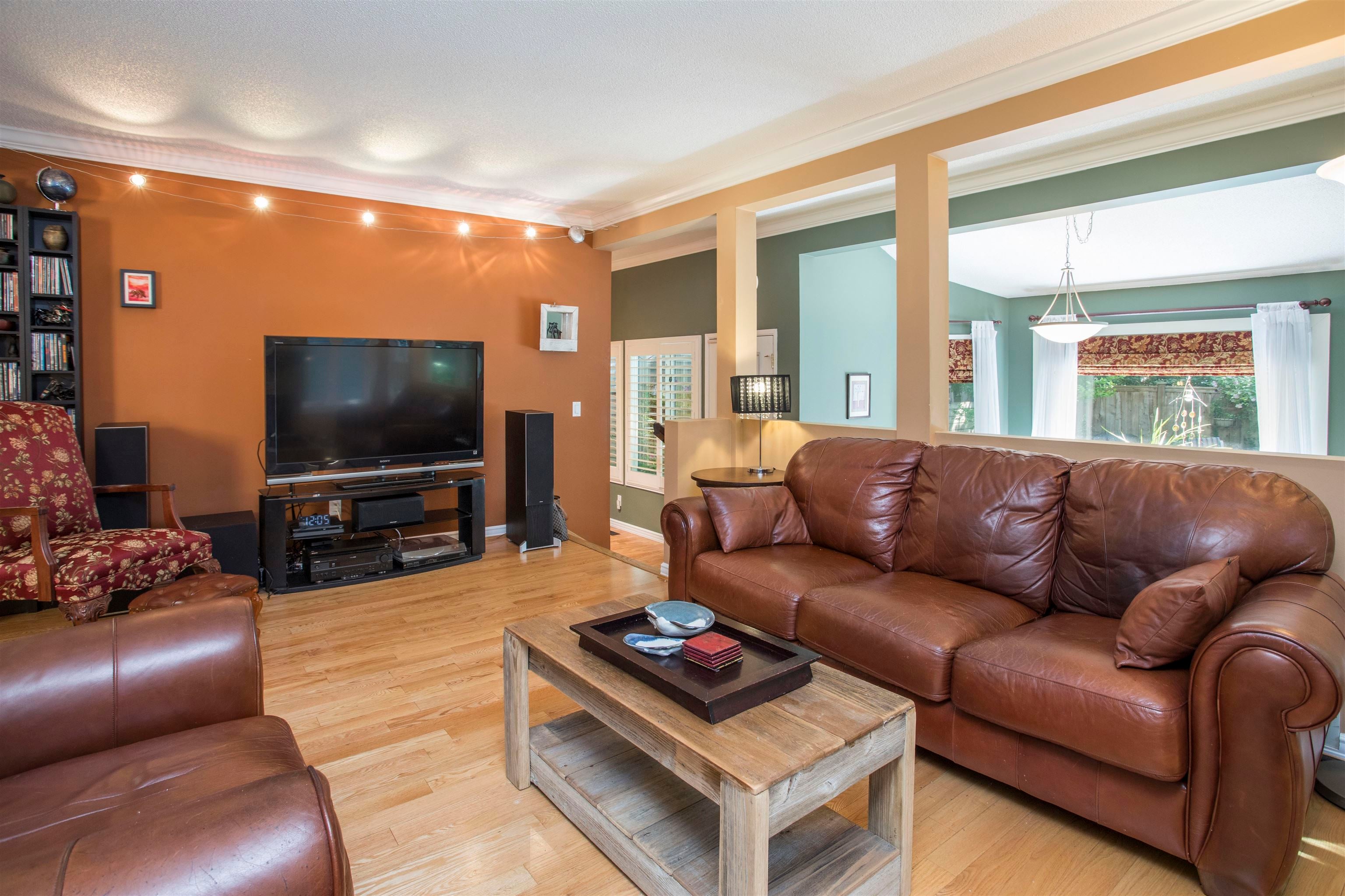 1989 Cedar Village Crescent