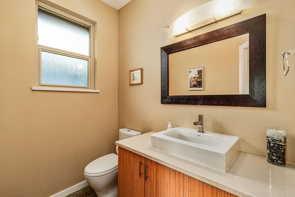listing image 1104204157796641160
