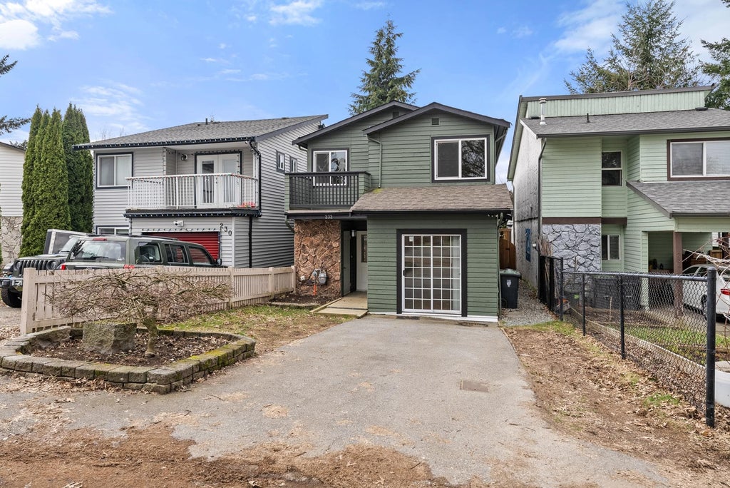 Photo of 232 Davis Crescent, Langley, BC V4W 3K7 (MLS # R3175352)