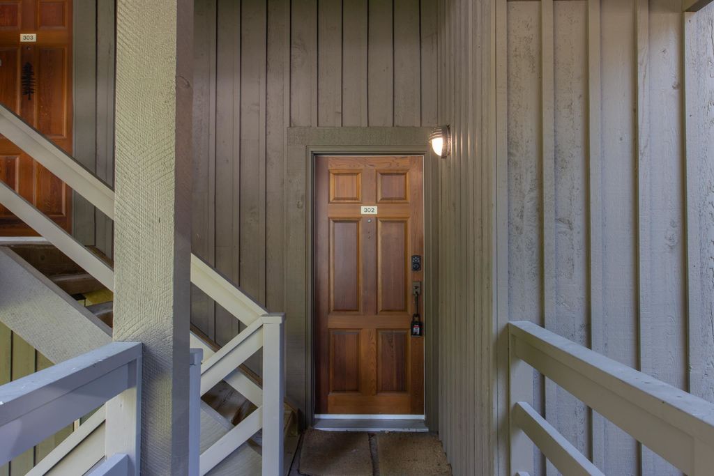 listing image 1104444826323712895