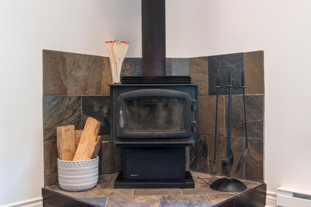 listing image 1106891395835774595