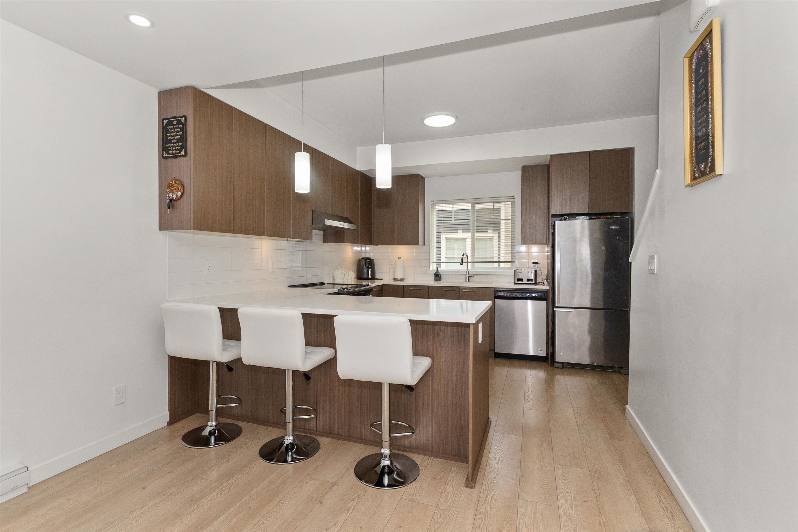 32633 Simon Avenue 89